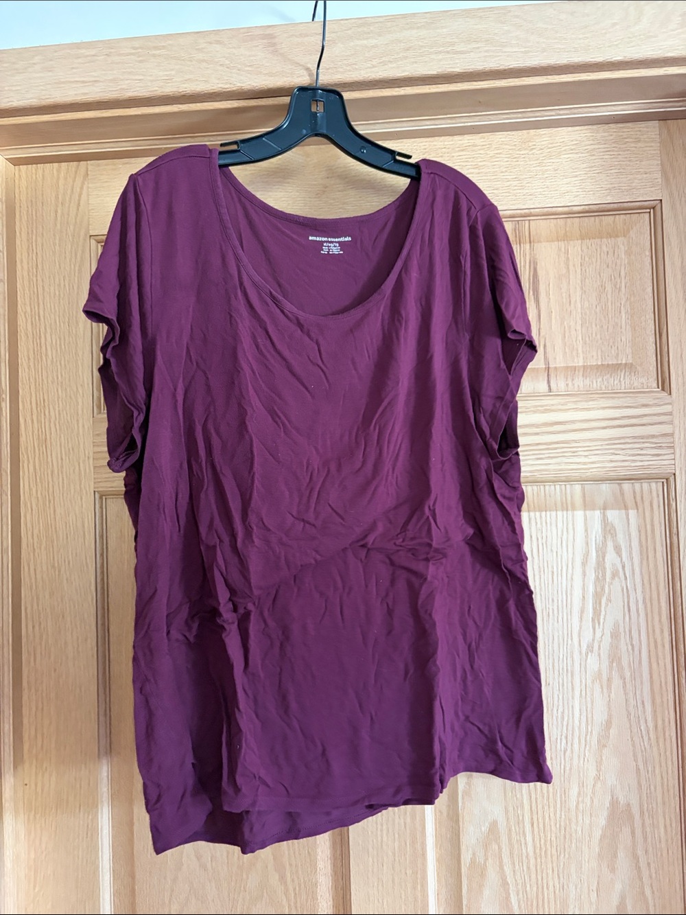 Women's Short Sleeve Scoop Neck Top - Plum